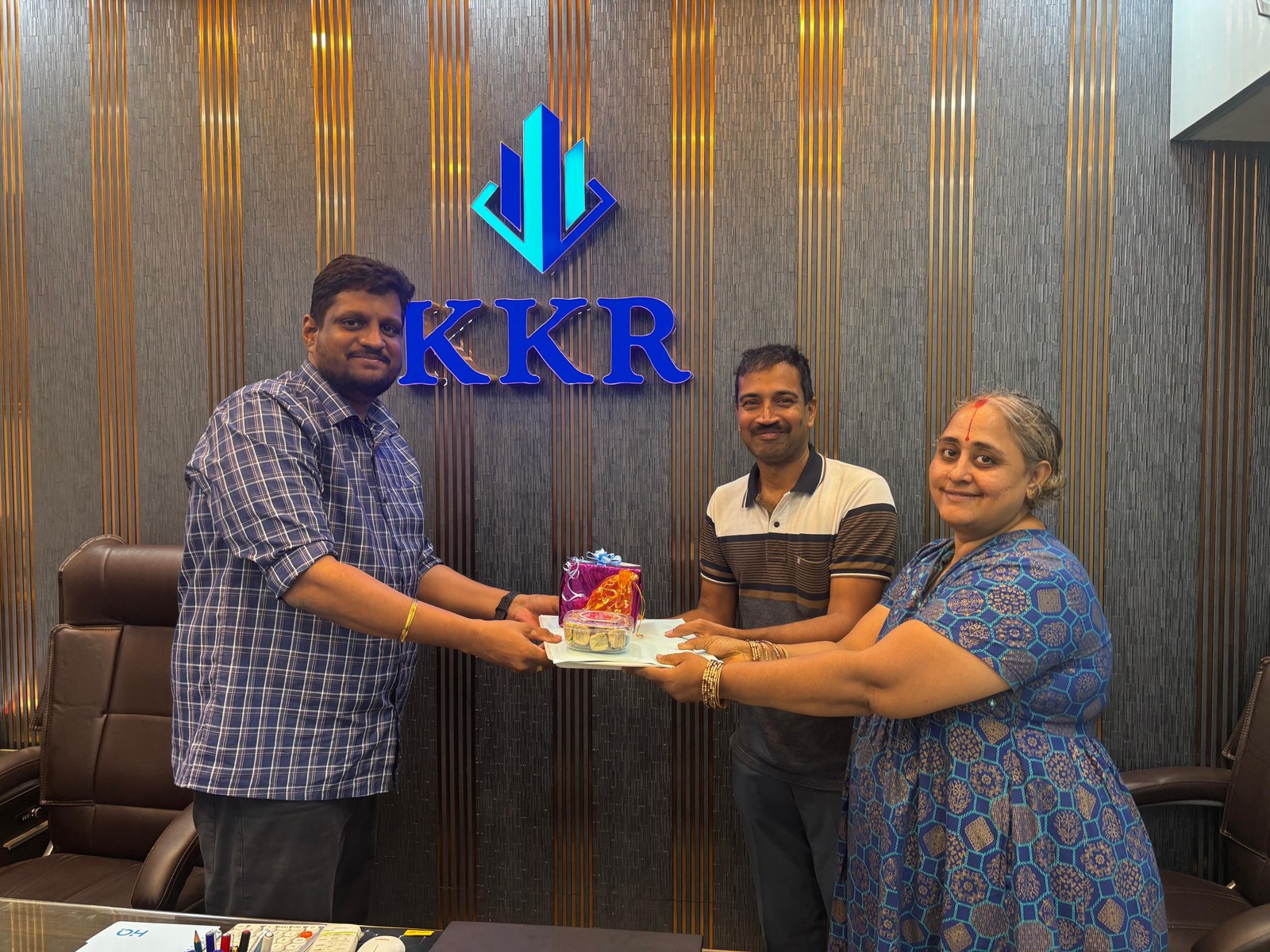 Happy customer handover 13